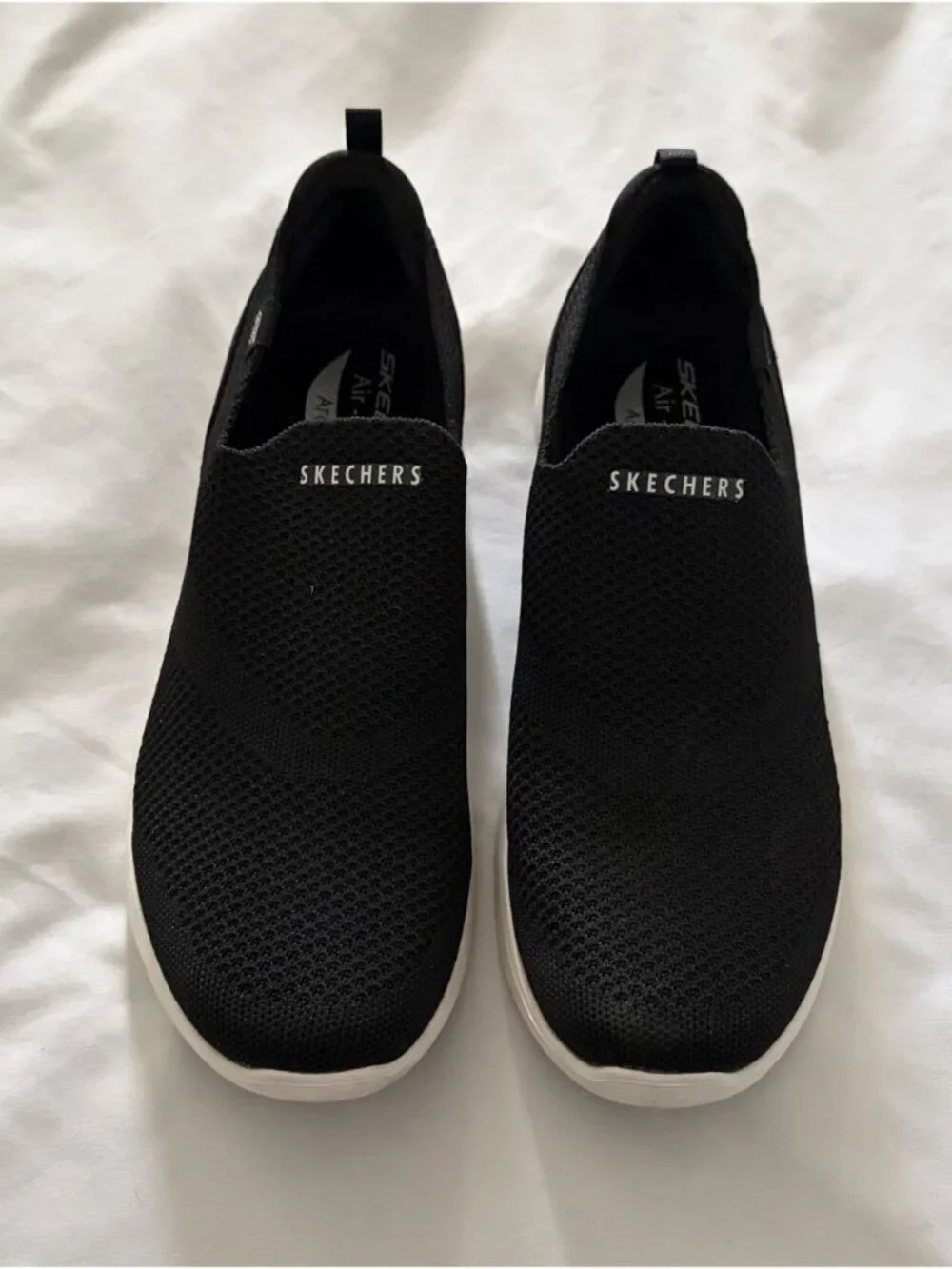 Woman's Sneakers Athletic Shoes SKECHERS Arch Fit Refine Black Slip On Size 8.5